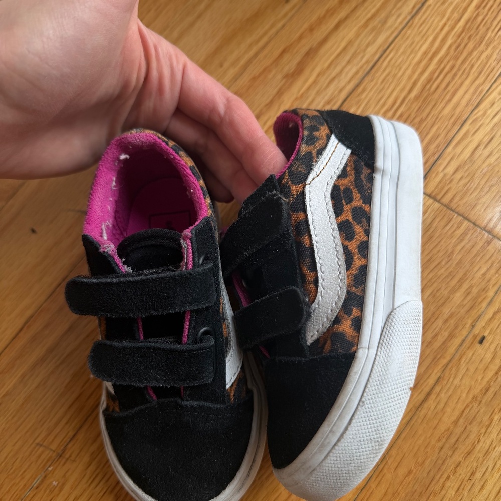 Vans - Picture 3 of 4